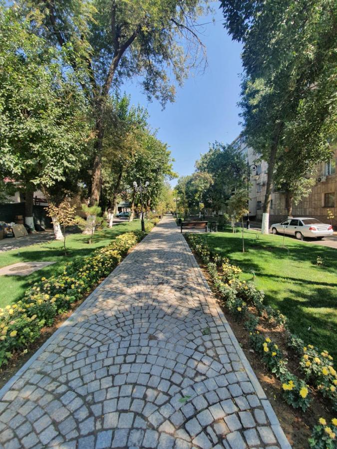 2-Х Комнатная Квартира Посуточно شيمكنت المظهر الخارجي الصورة